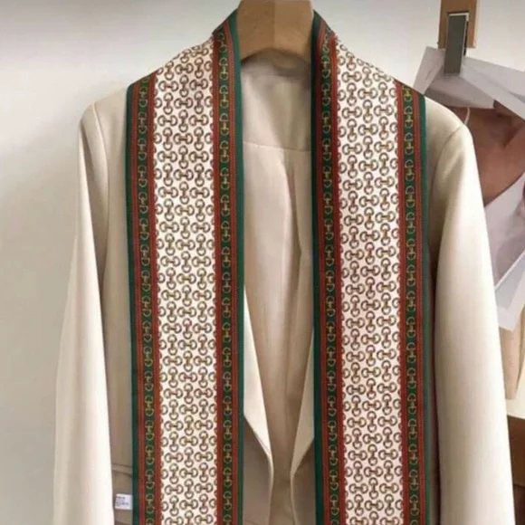 Green and Gold Patterned Scarf - Picture 5 of 8